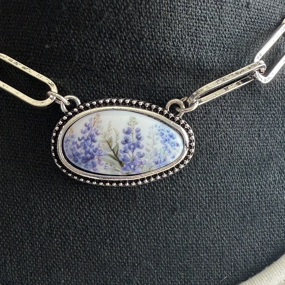 TIPI PRAIRIE MEADOW SILVERTONE NECKLACE
